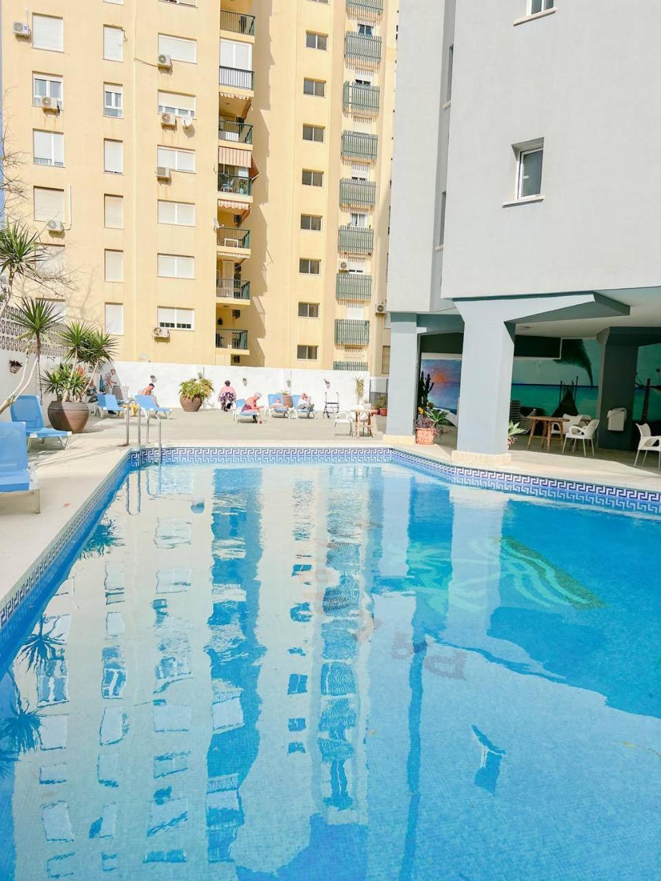 Palm Beach Aparment Sea Views ตอร์เรโมลิโนส ภายนอก รูปภาพ