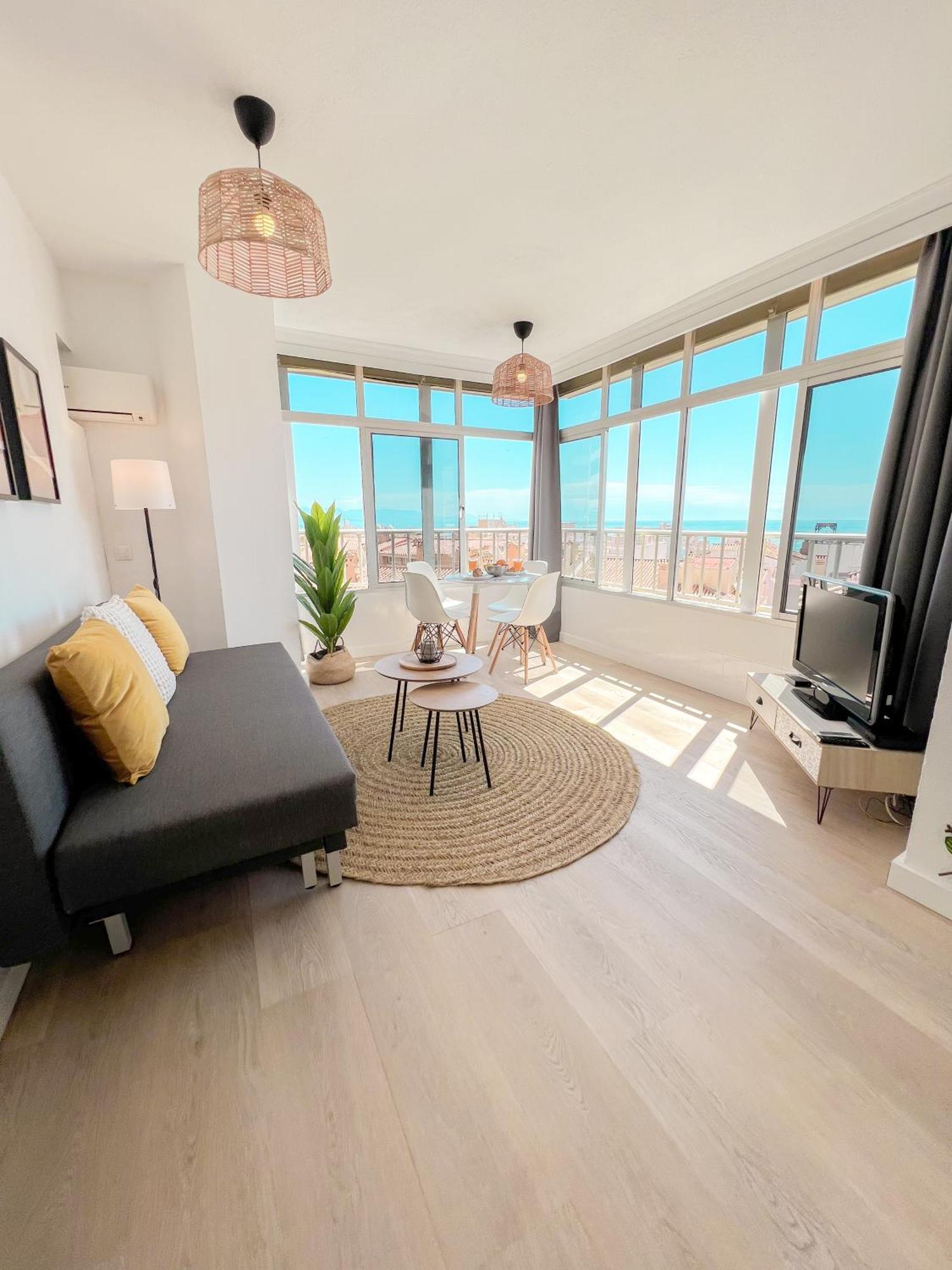 Palm Beach Aparment Sea Views ตอร์เรโมลิโนส ภายนอก รูปภาพ