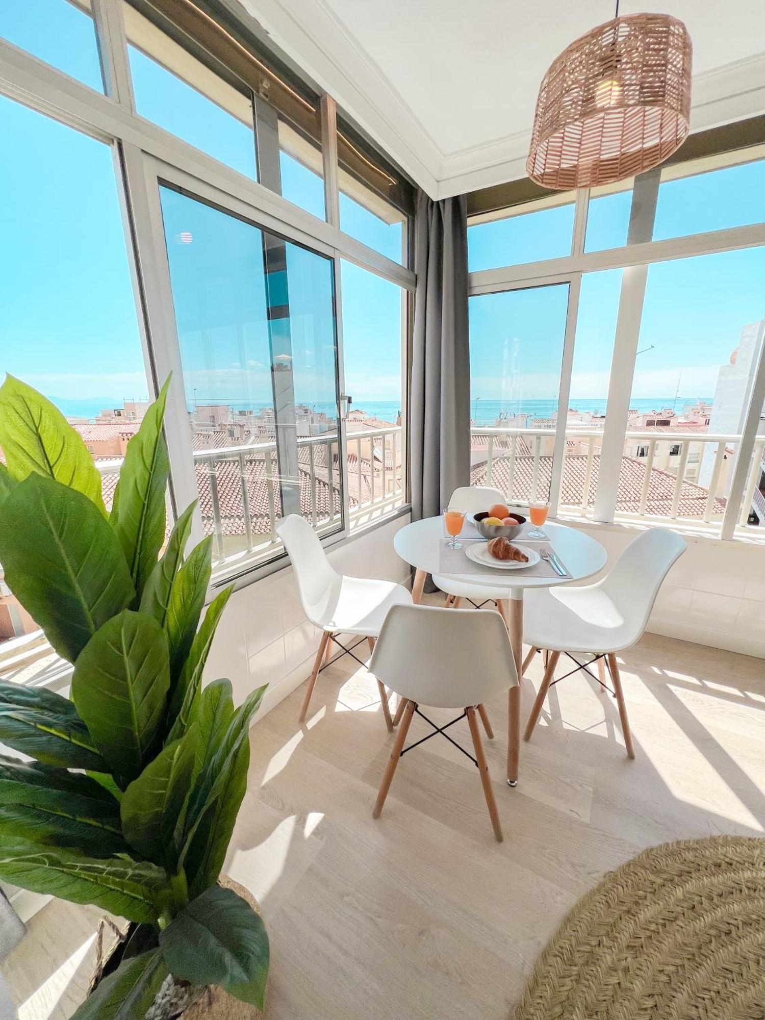 Palm Beach Aparment Sea Views ตอร์เรโมลิโนส ภายนอก รูปภาพ