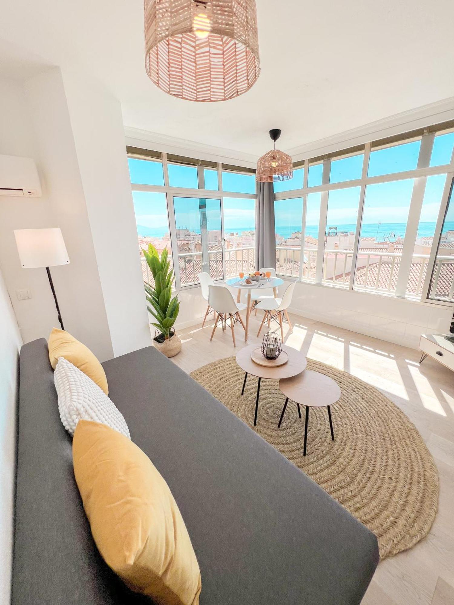 Palm Beach Aparment Sea Views ตอร์เรโมลิโนส ภายนอก รูปภาพ